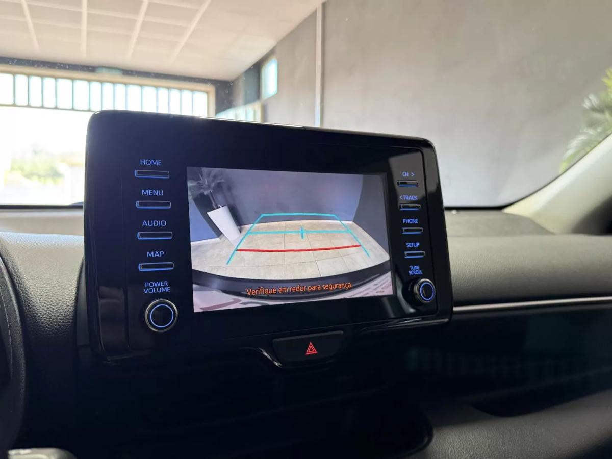 toyota-yaris-2022-hibrido-a-gasolina-1490cc