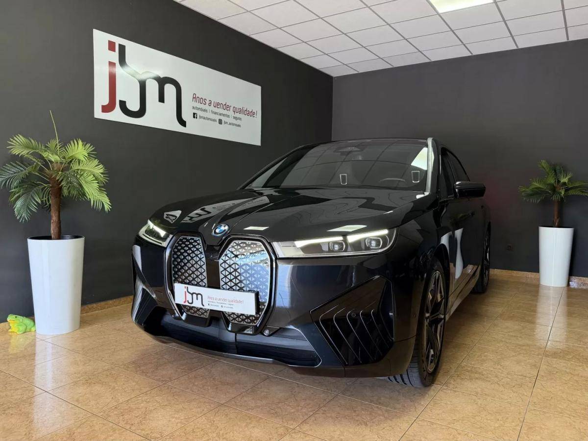 bmw-ix-2023-eletrico-200cc