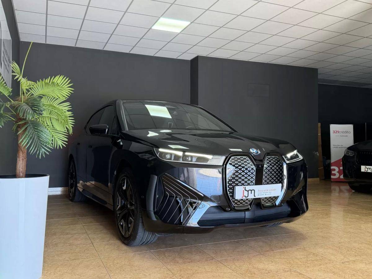 bmw-ix-2023-eletrico-200cc