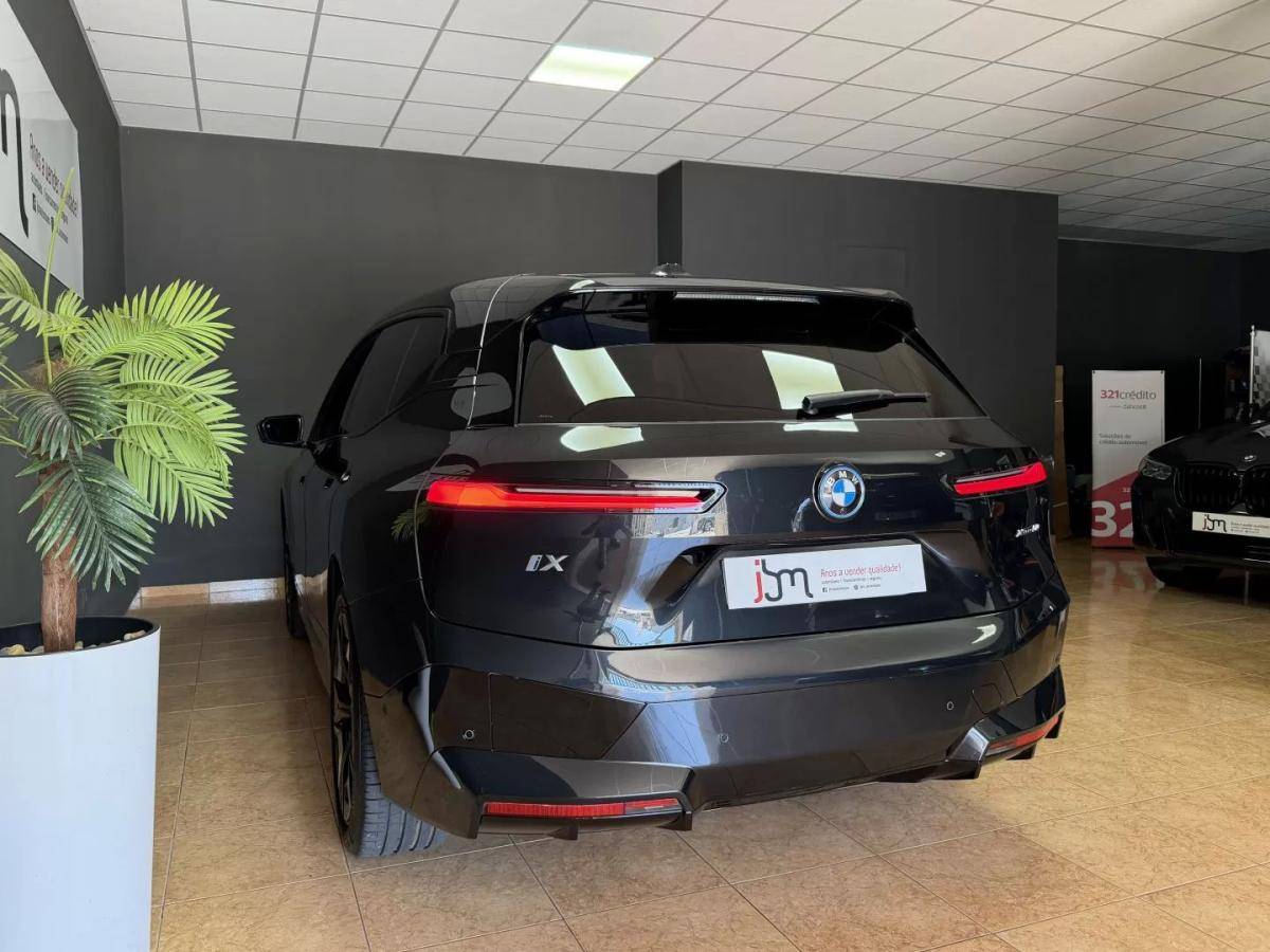 bmw-ix-2023-eletrico-200cc