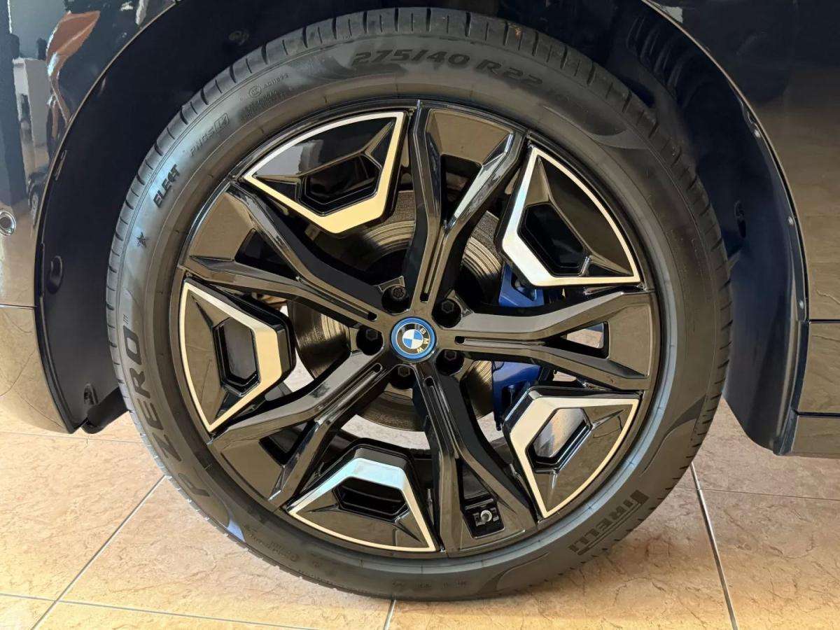 bmw-ix-2023-eletrico-200cc