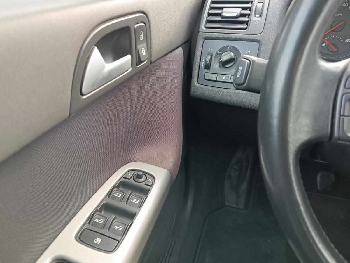 volvo-s40-1-6-d-2009-diesel-1560cc
