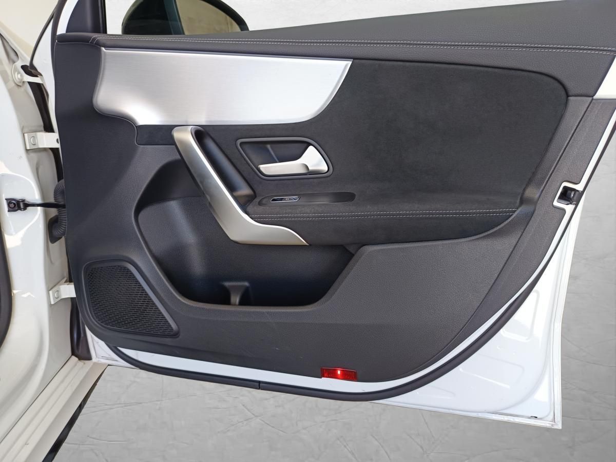 mercedes-benz-classe-a-2022-hibrido-a-gasolina-1332cc