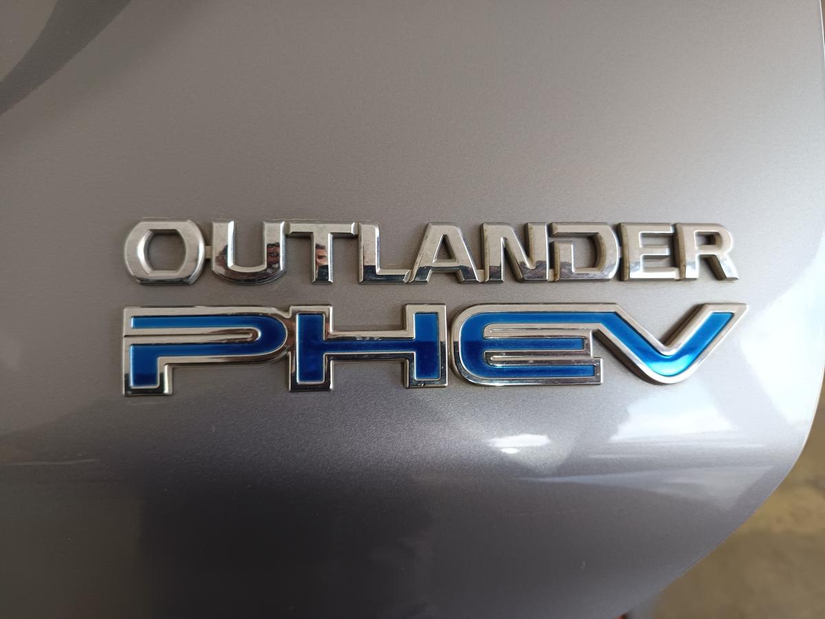 mitsubishi-outlander-2015-hibrido-a-gasolina-1998cc