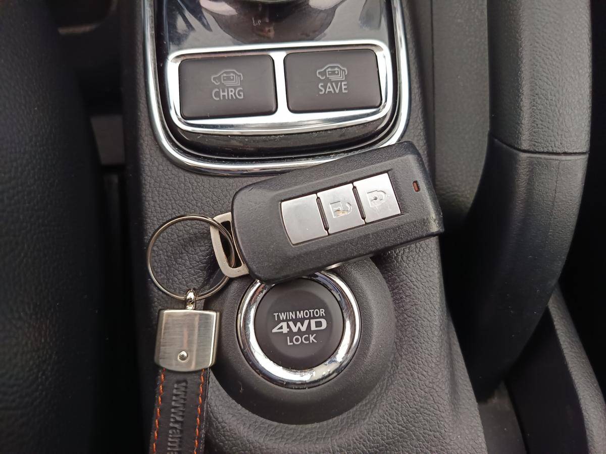 mitsubishi-outlander-2015-hibrido-a-gasolina-1998cc