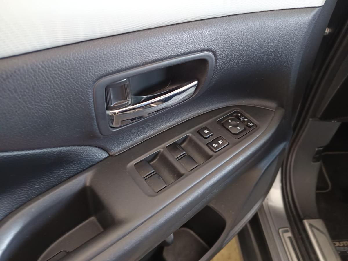mitsubishi-outlander-2015-hibrido-a-gasolina-1998cc