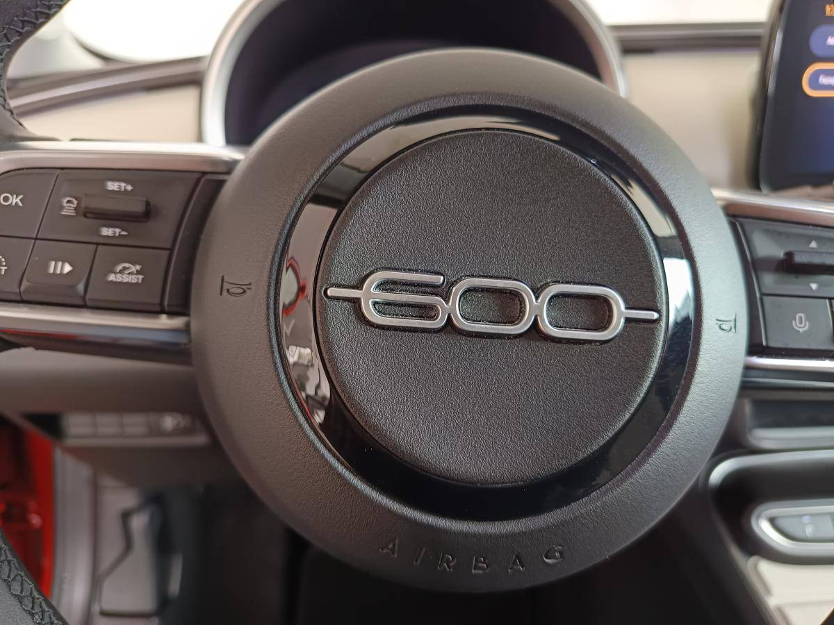 fiat-600-2023-eletrico-500cc