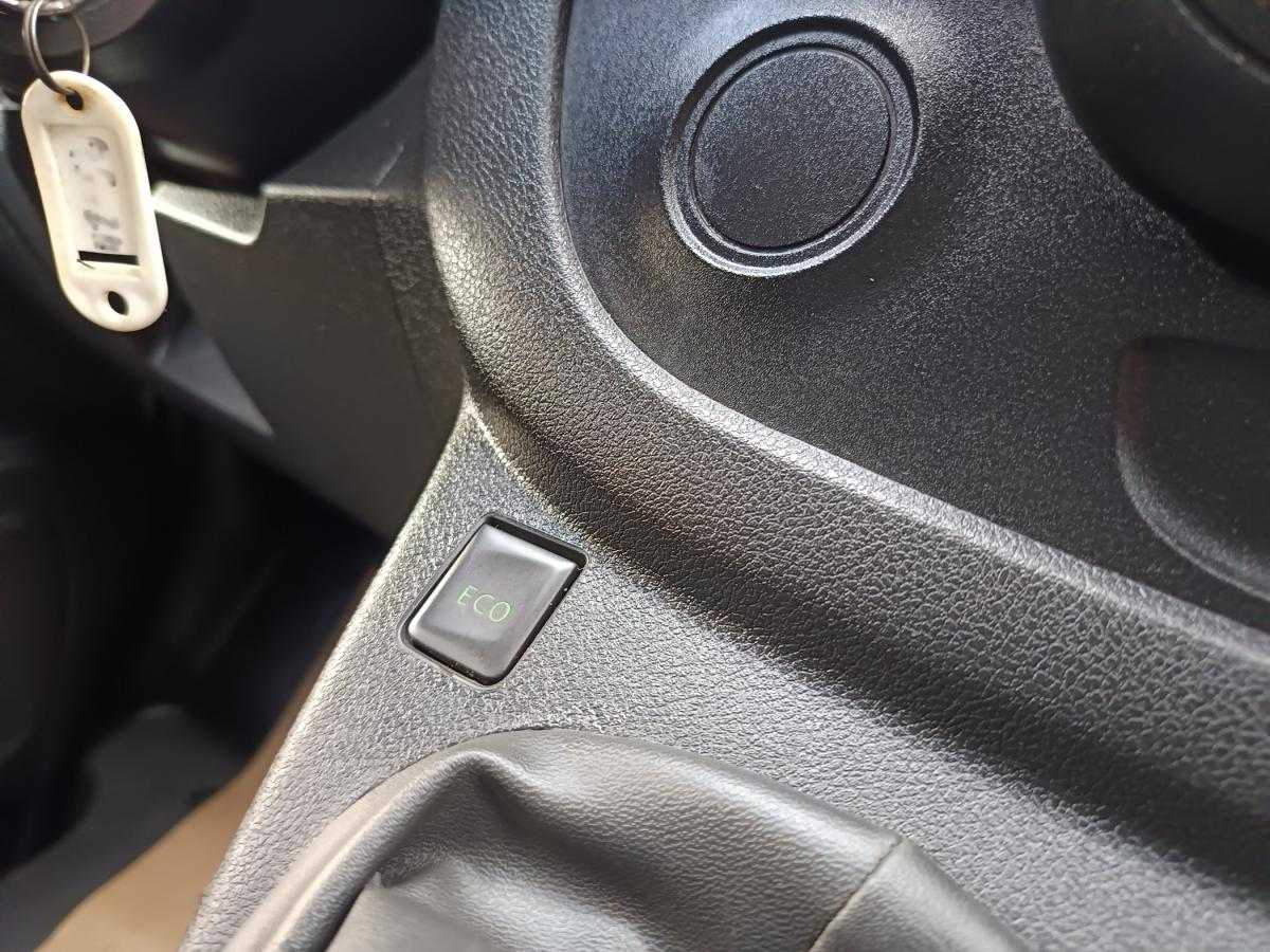 renault-trafic-2015-diesel-1598cc