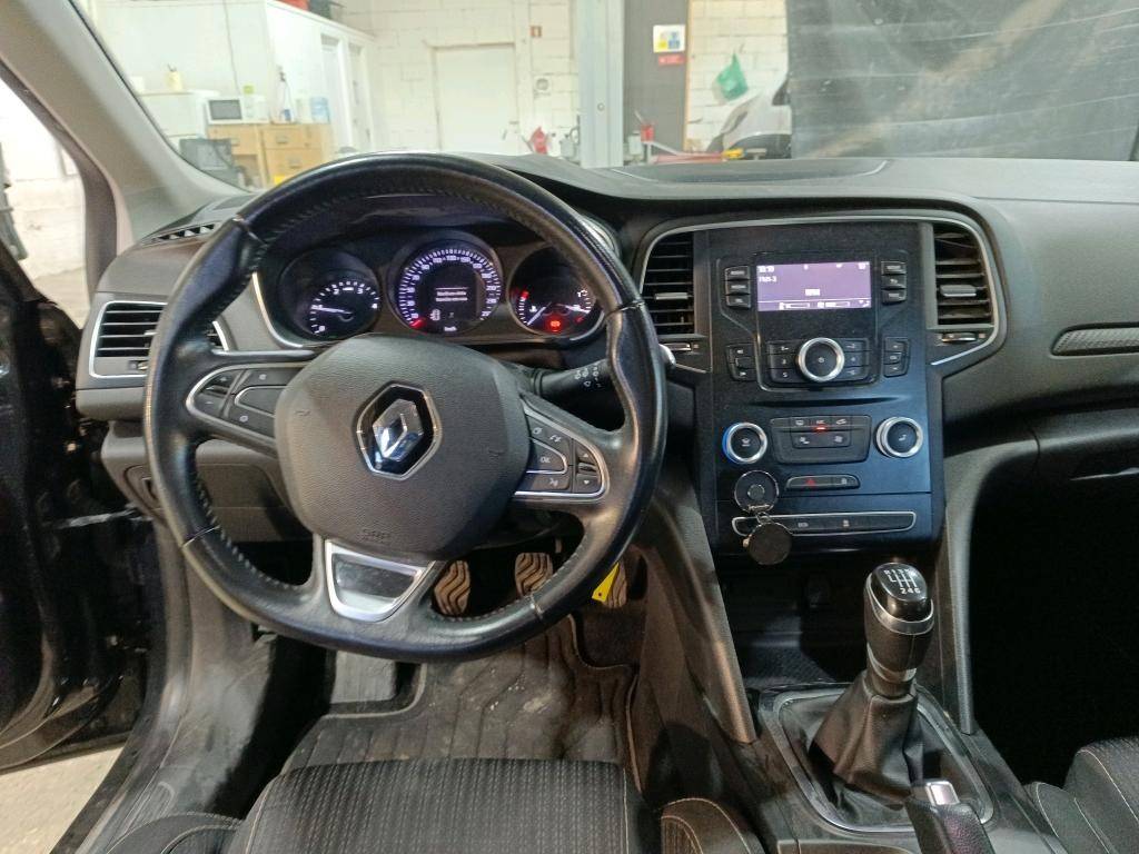renault-megane-sport-tourer-2017-diesel-1461cc