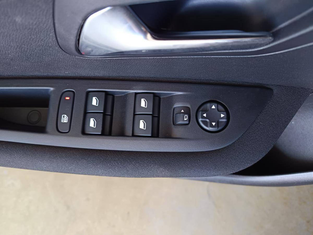 peugeot-208-2024-gasolina-1199cc