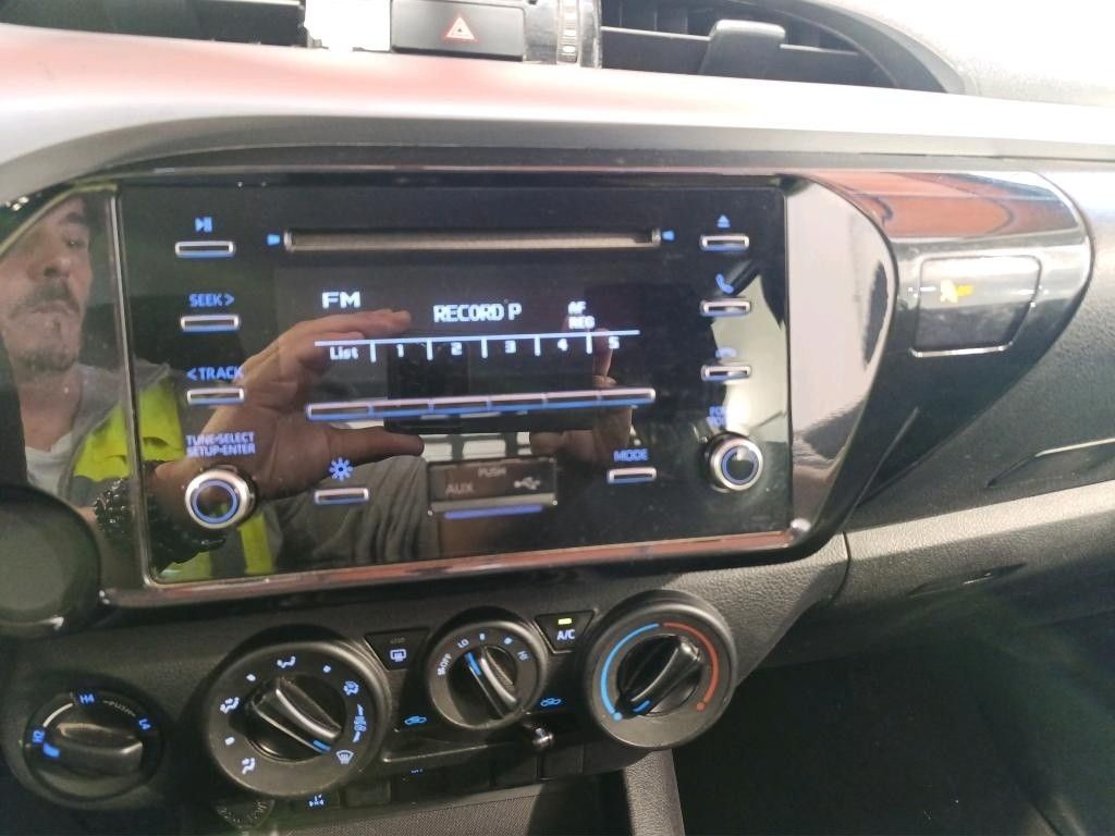 toyota-hilux-2022-diesel-2393cc
