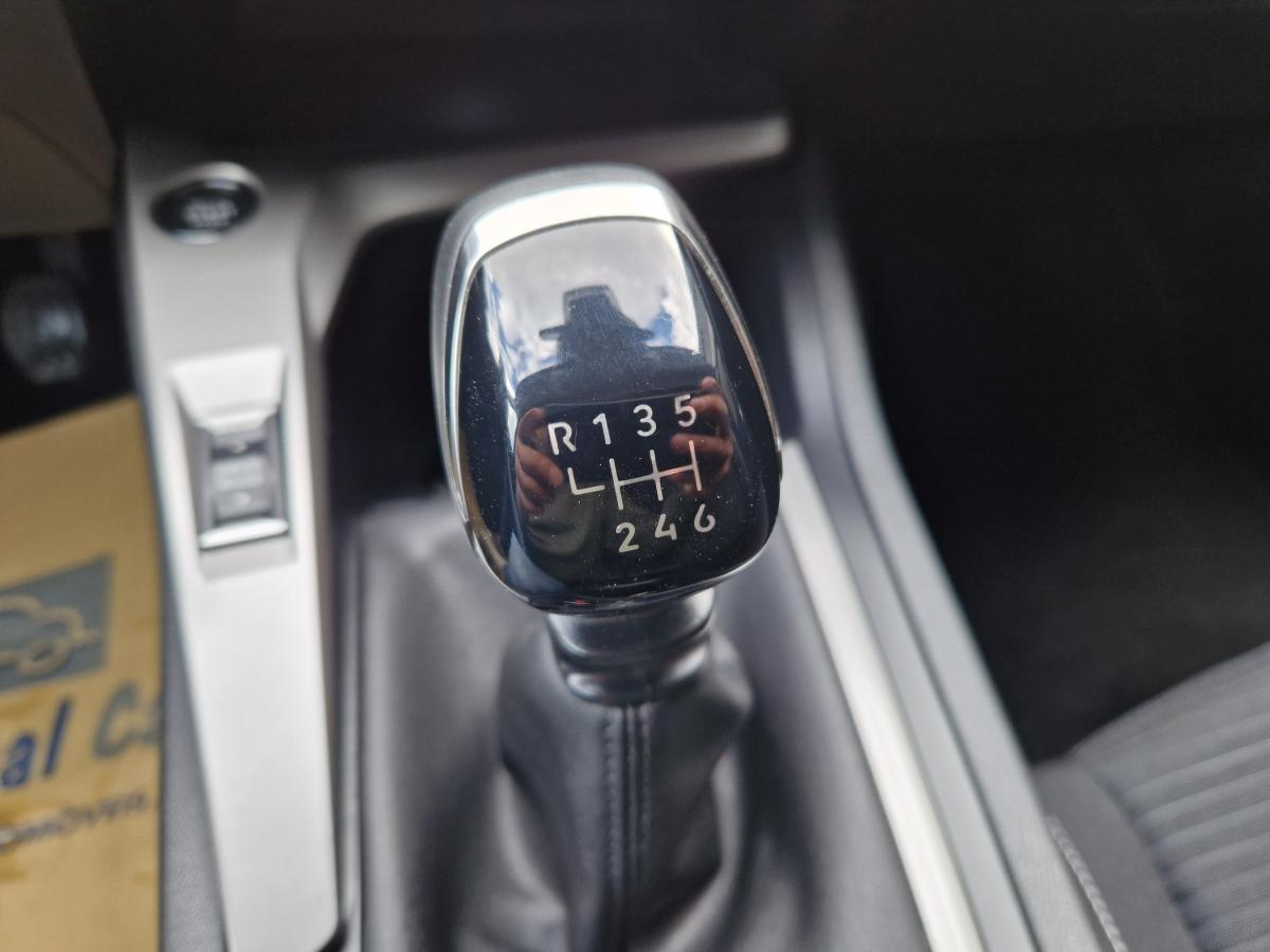 peugeot-308-2022-gasolina-1199cc