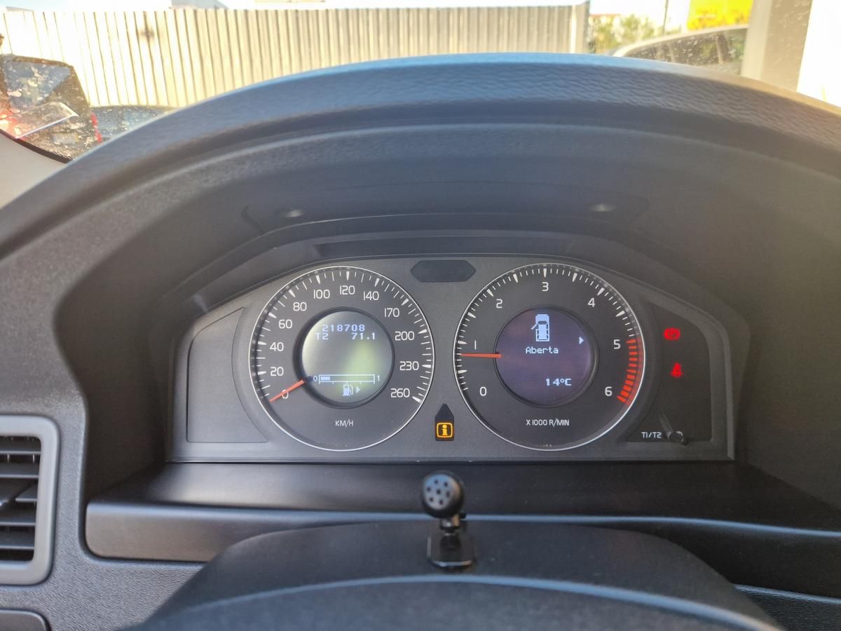 volvo-v70-2010-diesel-1560cc
