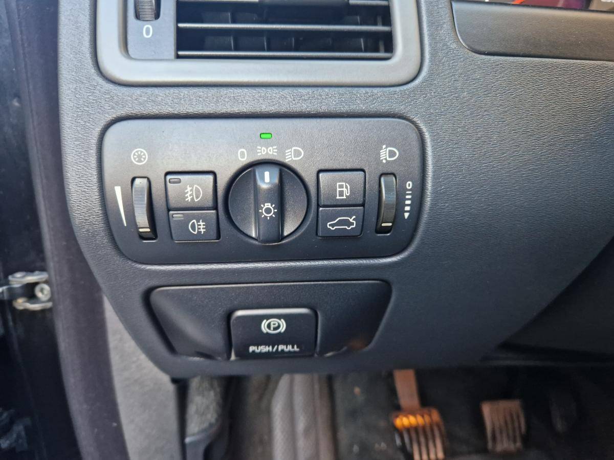 volvo-v70-2010-diesel-1560cc