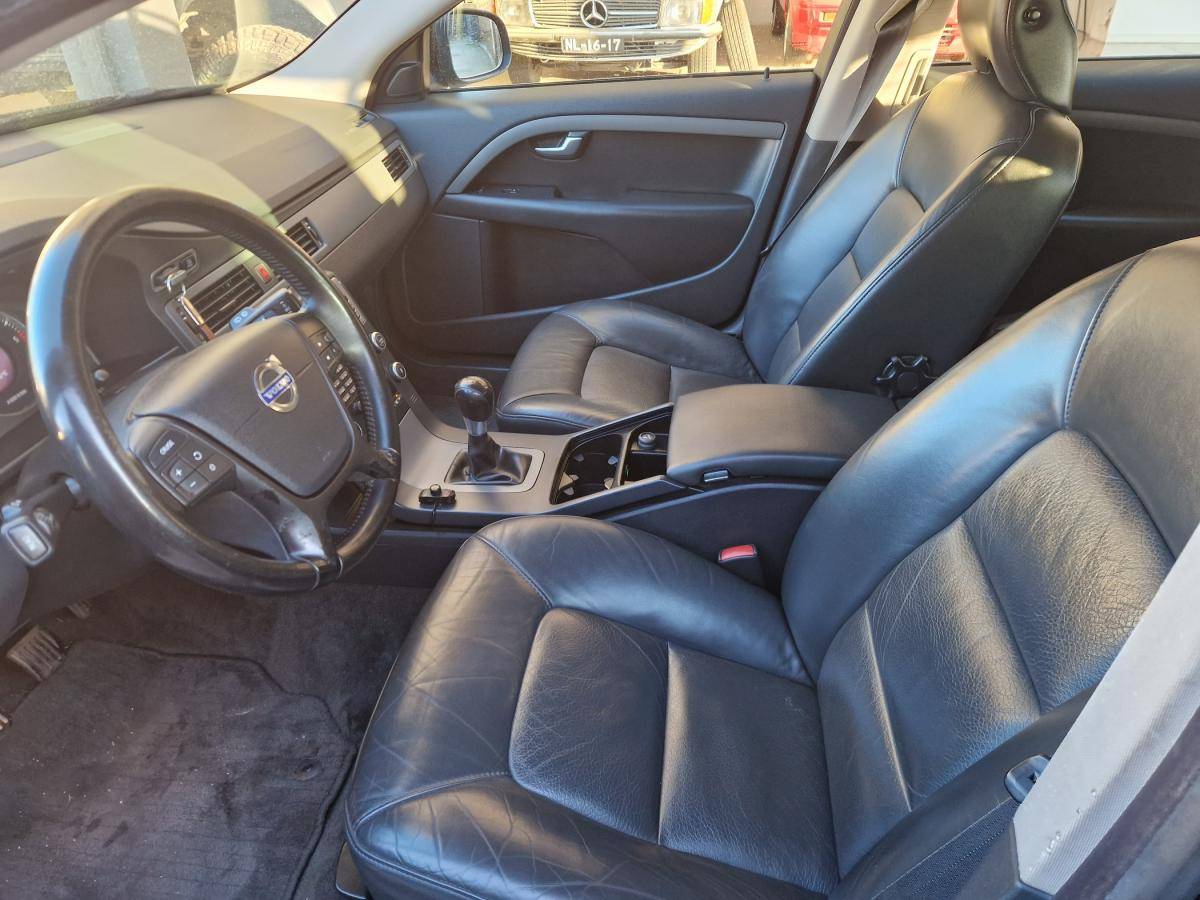 volvo-v70-2010-diesel-1560cc