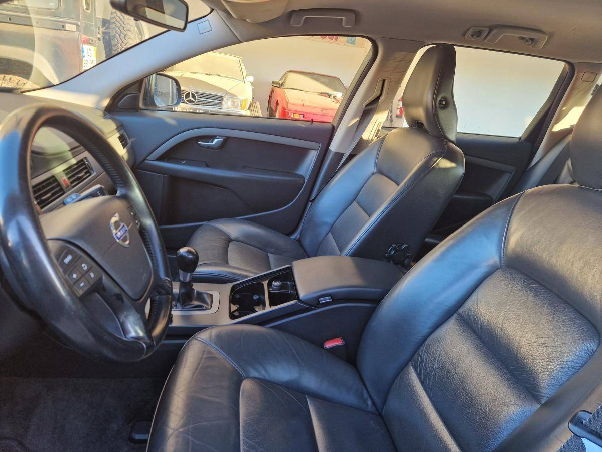volvo-v70-2010-diesel-1560cc