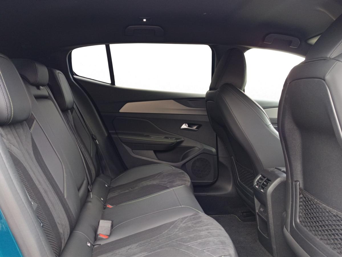peugeot-408-2023-hibrido-a-gasolina-1598cc