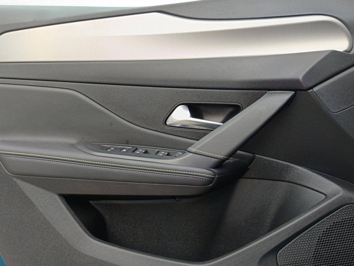 peugeot-408-2023-hibrido-a-gasolina-1598cc