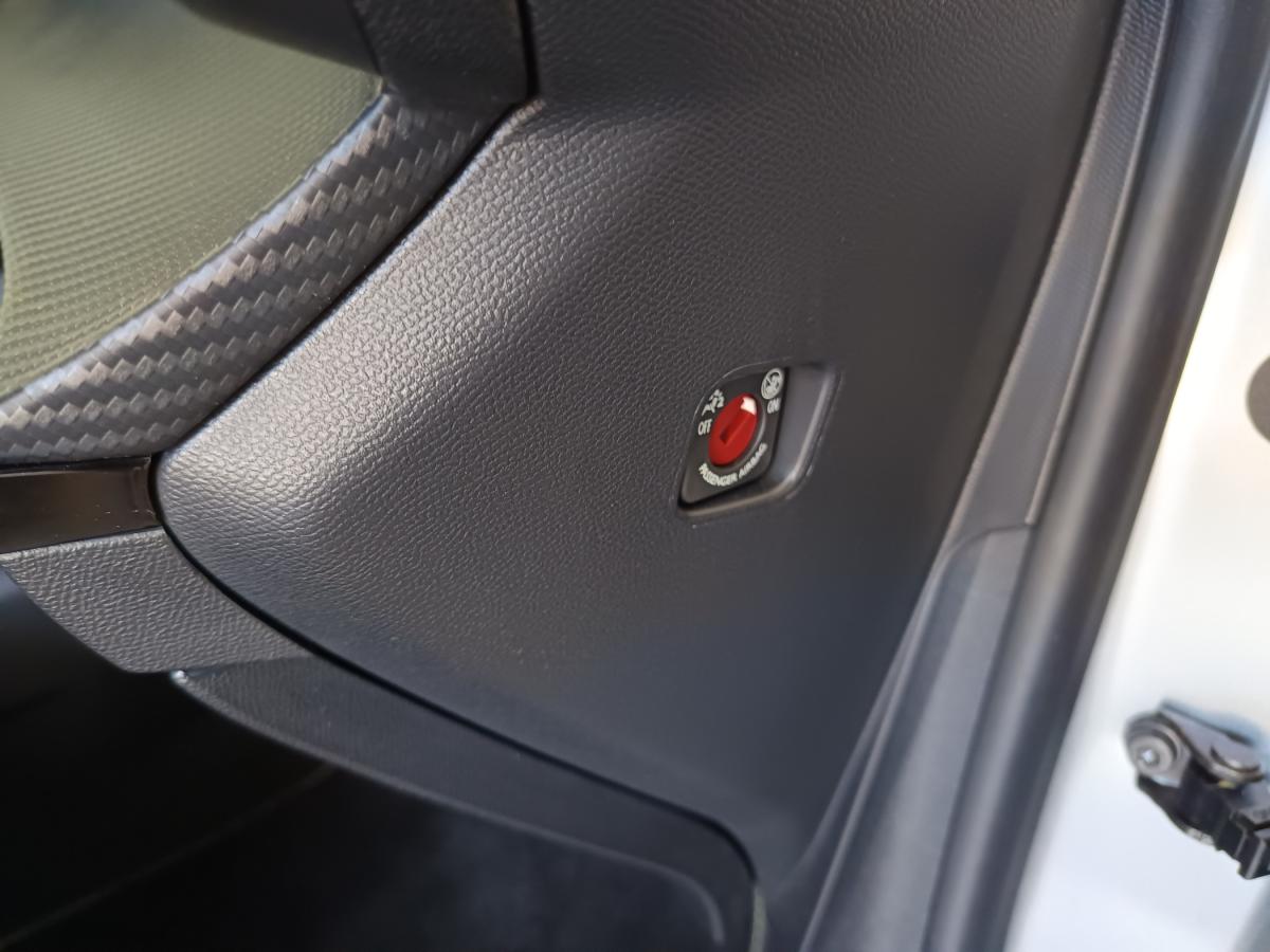 peugeot-208-2021-gasolina-1199cc