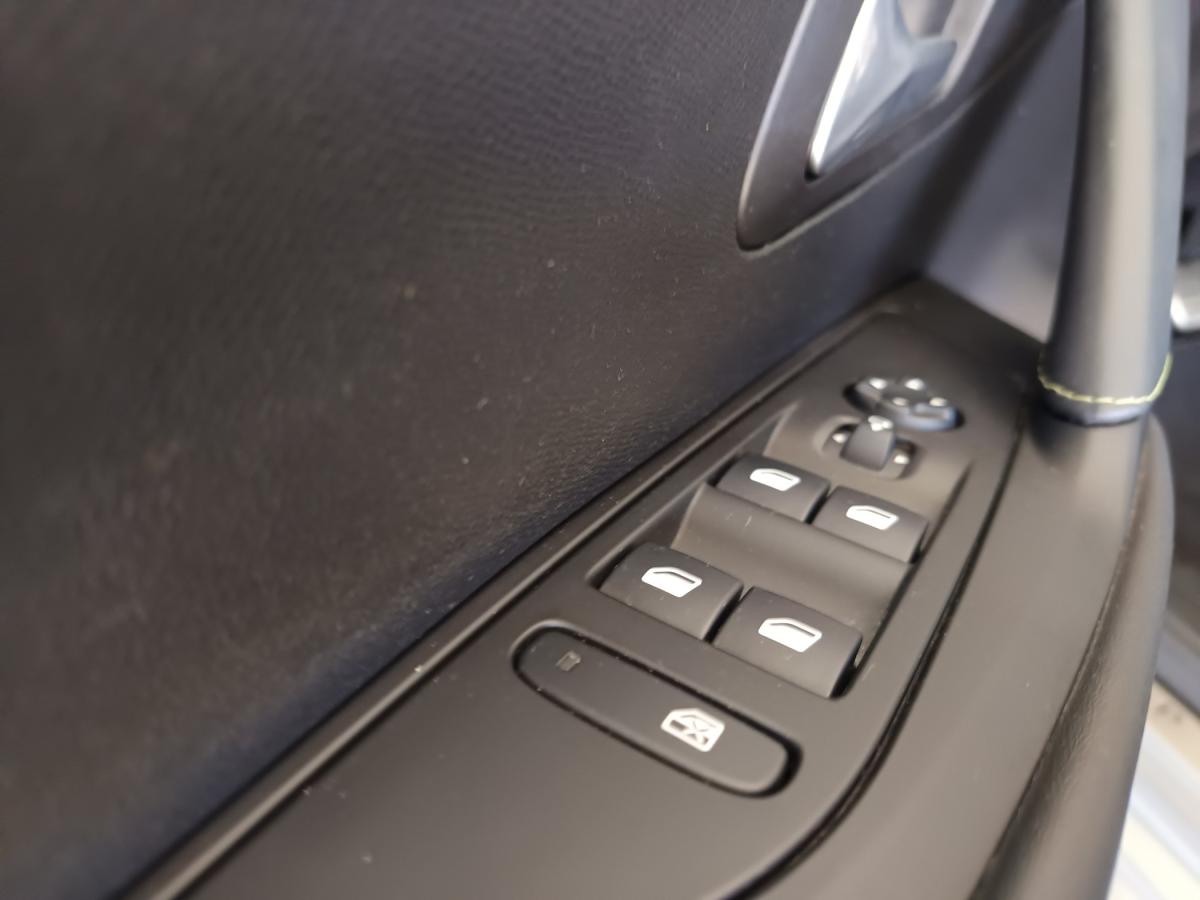 peugeot-208-2021-gasolina-1199cc