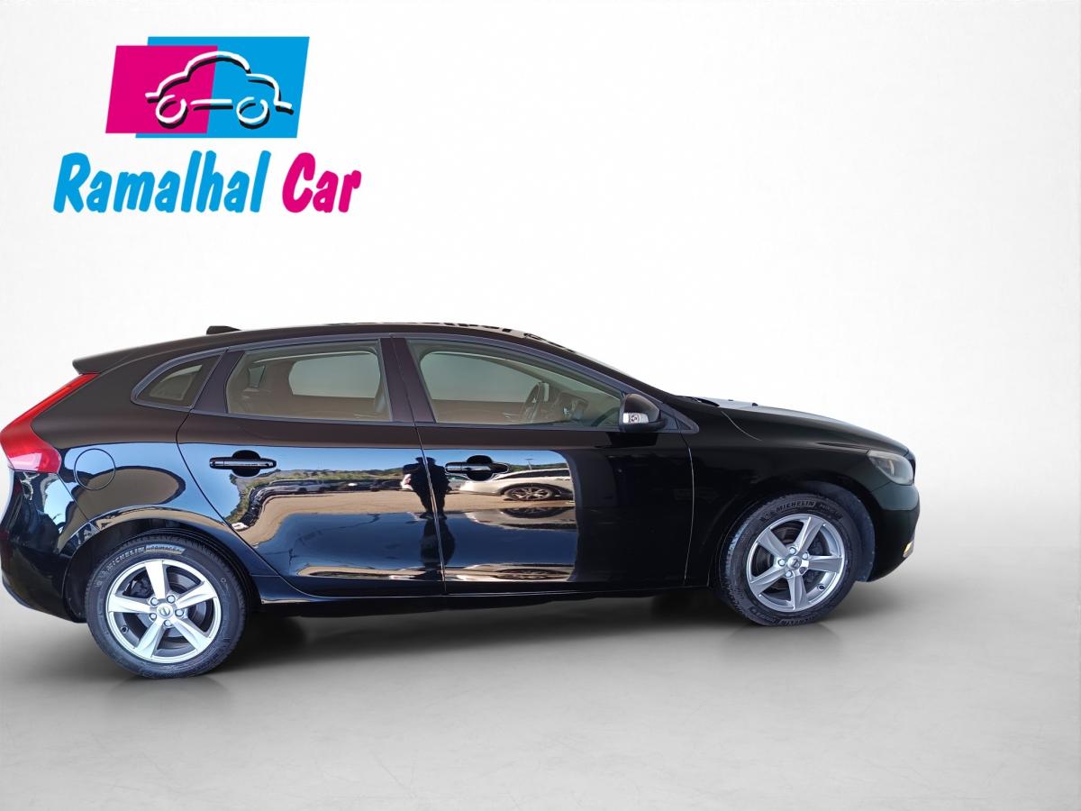 volvo-v40-2017-diesel-1969cc