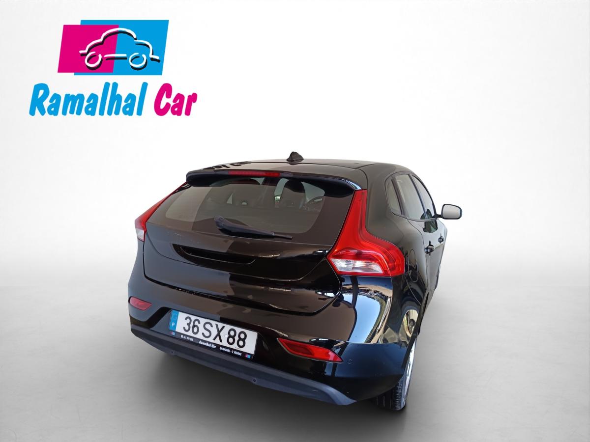 volvo-v40-2017-diesel-1969cc