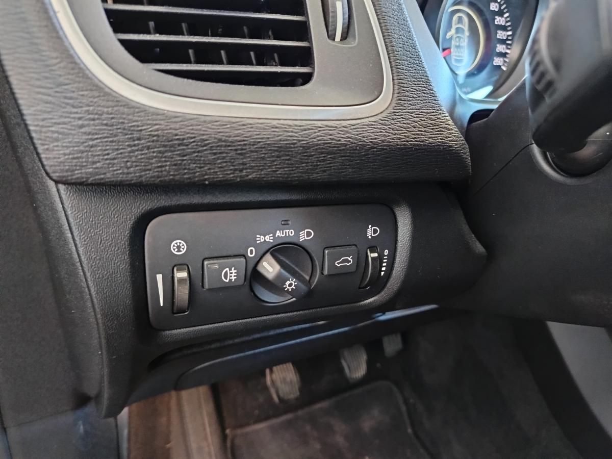 volvo-v40-2017-diesel-1969cc