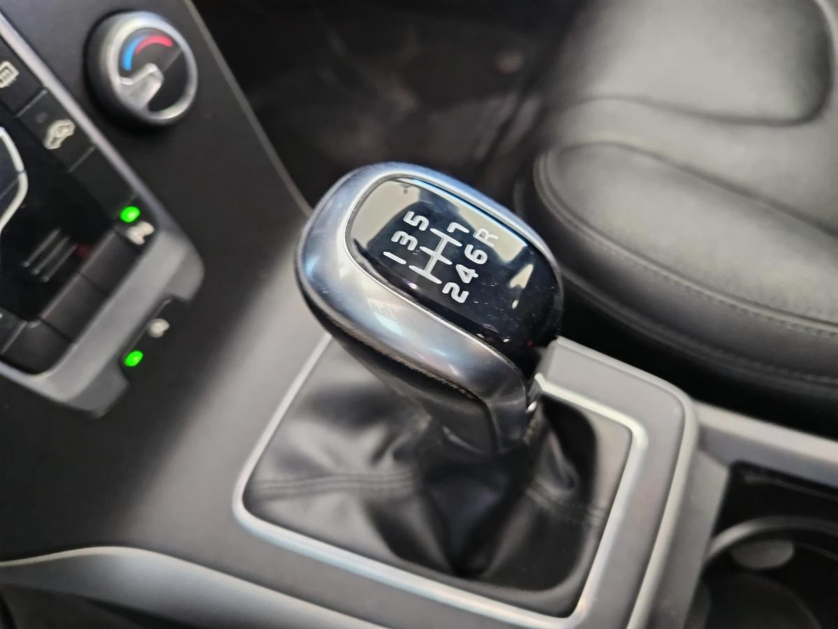 volvo-v40-2017-diesel-1969cc