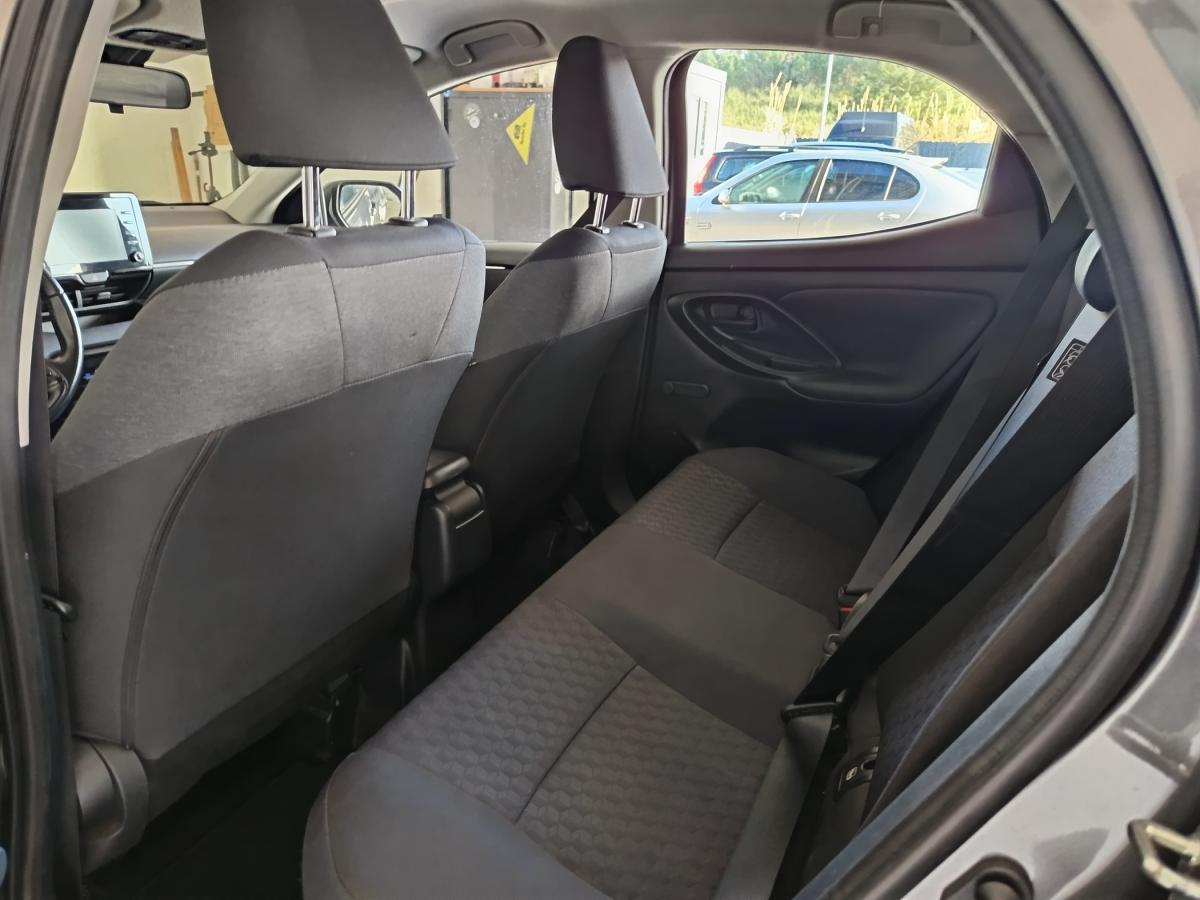 toyota-yaris-2022-hibrido-a-gasolina-1490cc