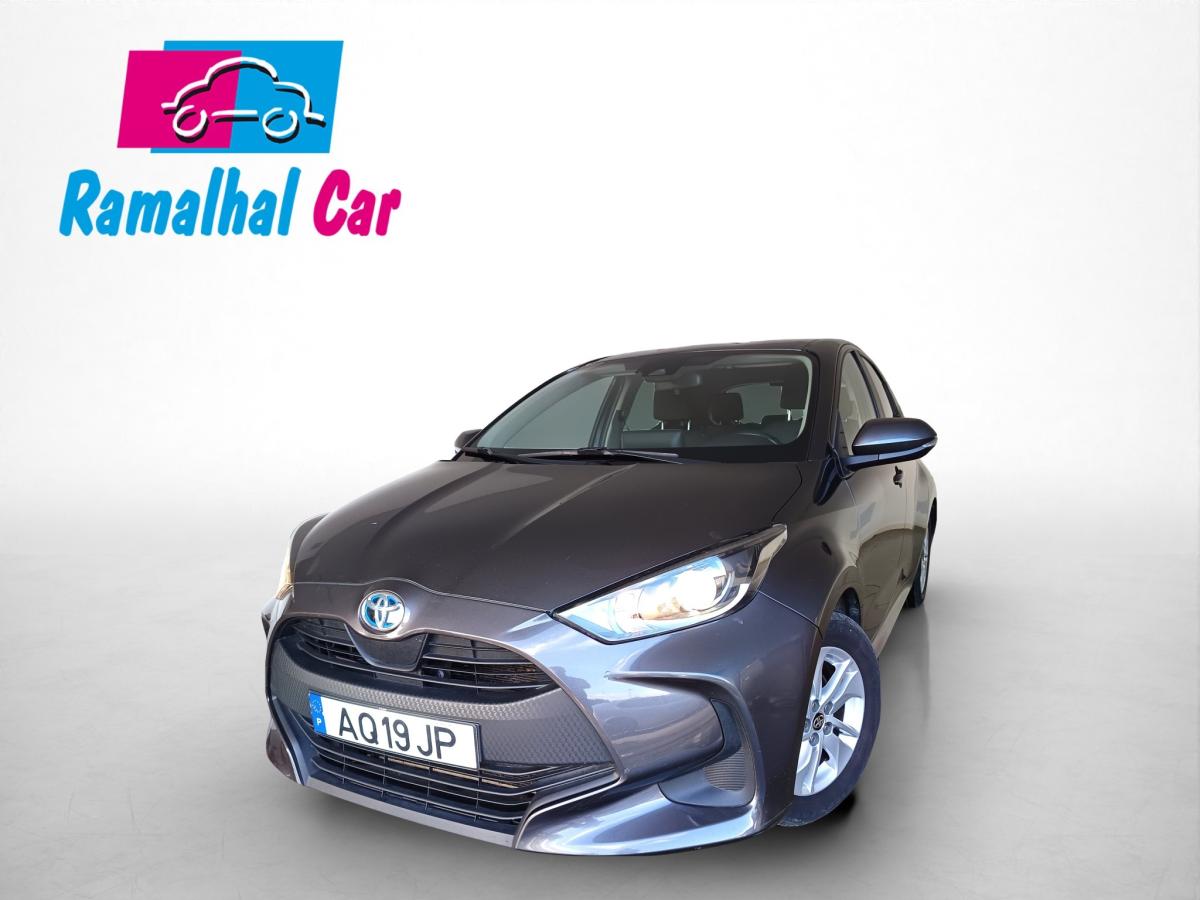 toyota-yaris-2022-hibrido-a-gasolina-1490cc