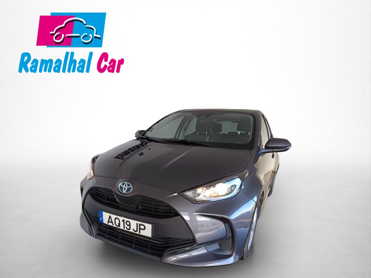 toyota-yaris-2022-hibrido-a-gasolina-1490cc