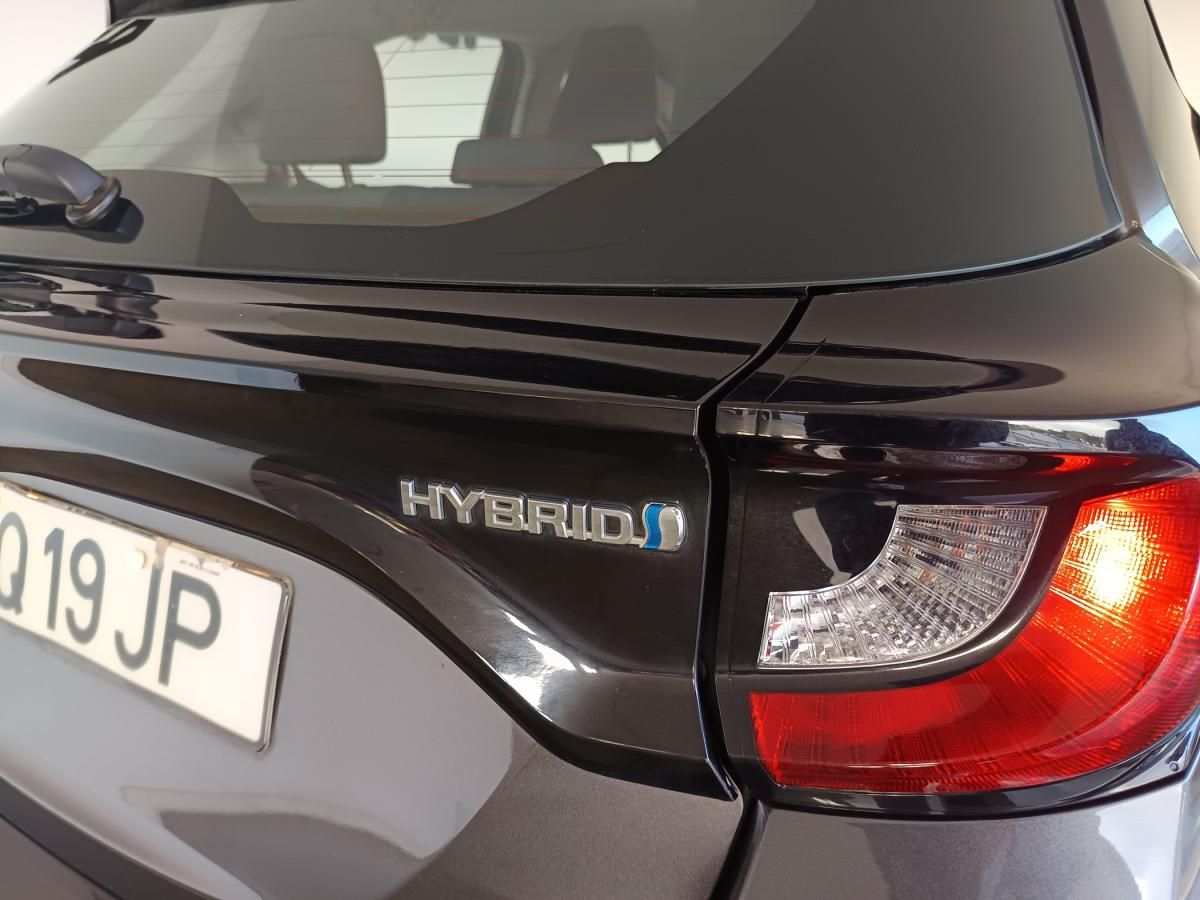 toyota-yaris-2022-hibrido-a-gasolina-1490cc