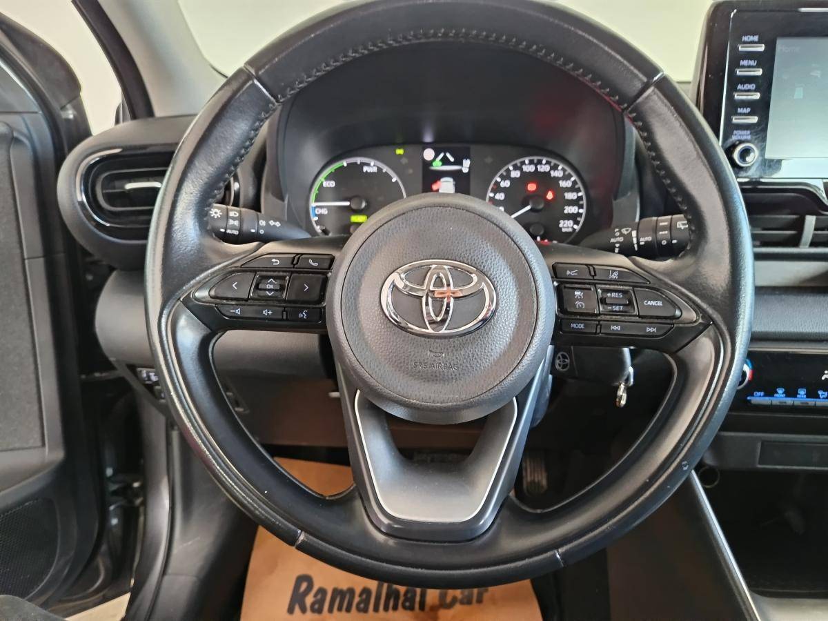 toyota-yaris-2022-hibrido-a-gasolina-1490cc