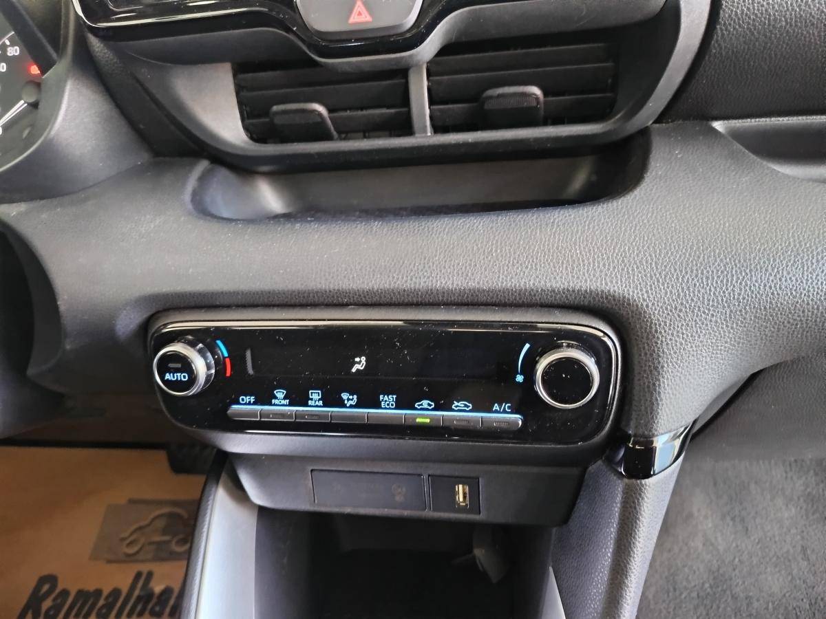 toyota-yaris-2022-hibrido-a-gasolina-1490cc