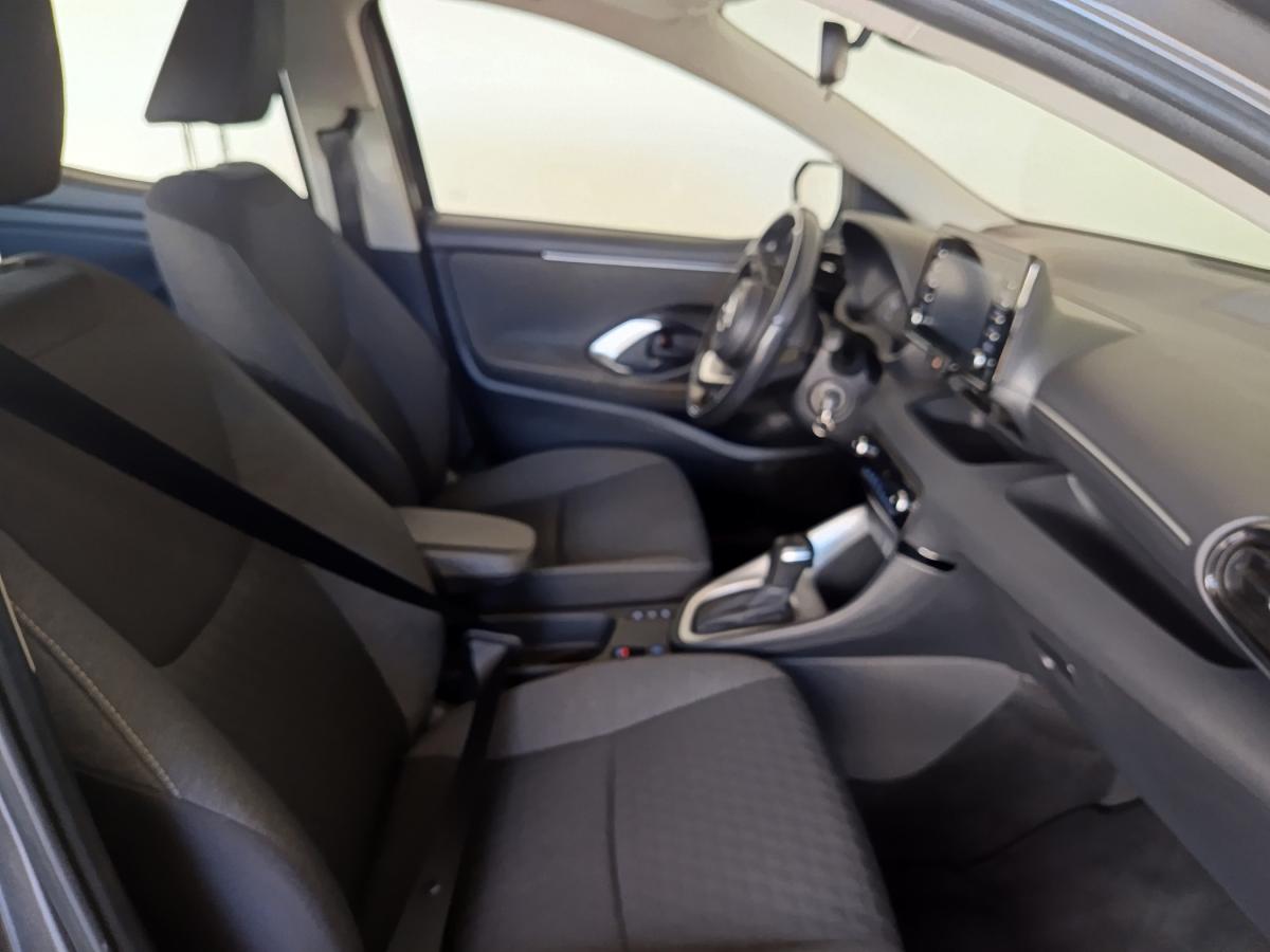 toyota-yaris-2022-hibrido-a-gasolina-1490cc
