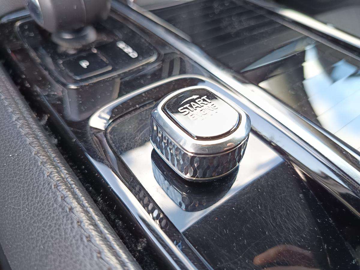 volvo-v60-2023-hibrido-a-gasolina-1969cc