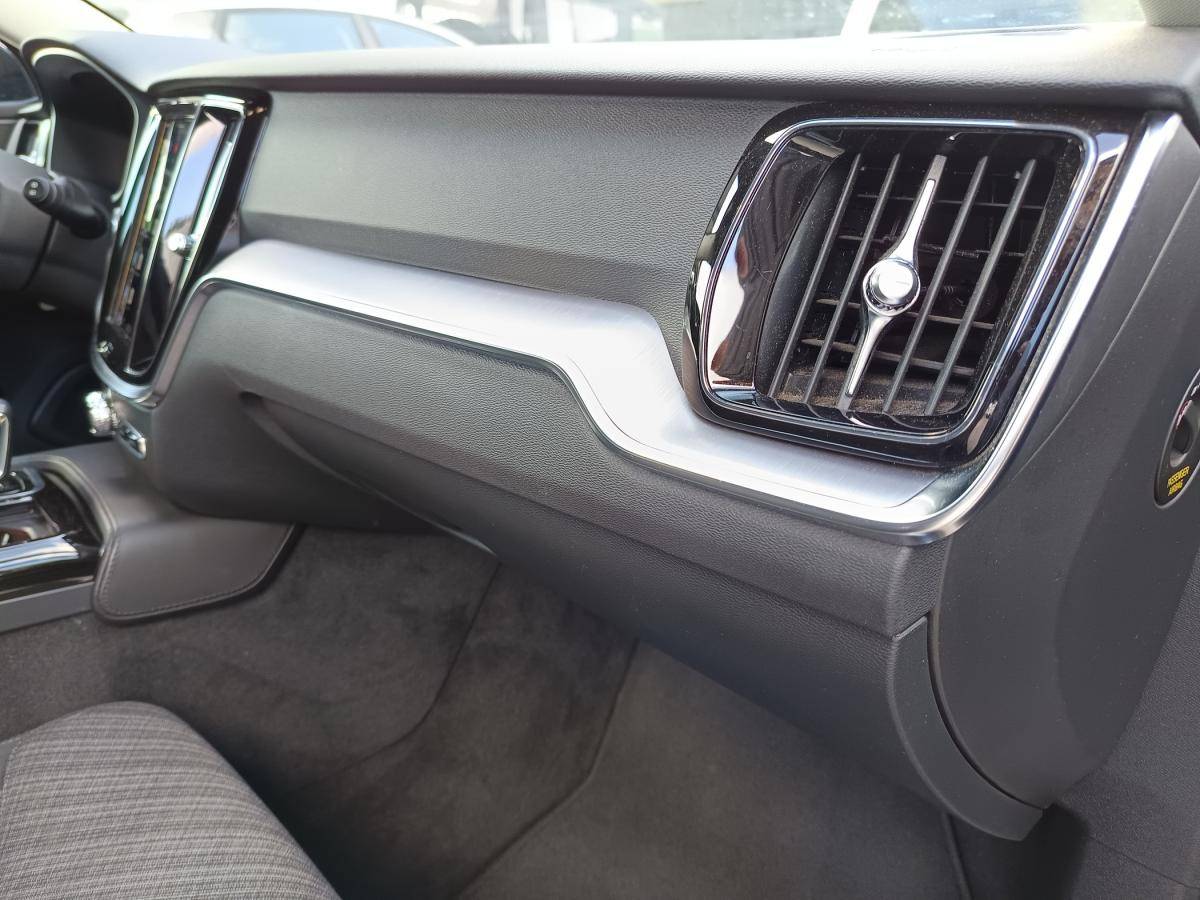 volvo-v60-2023-hibrido-a-gasolina-1969cc