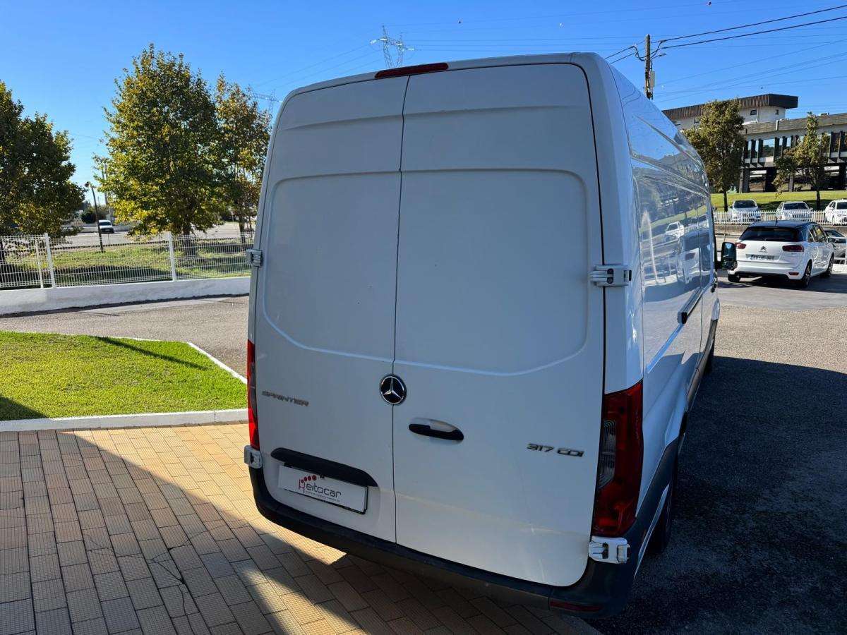 mercedes-benz-sprinter-2021-diesel-1950cc