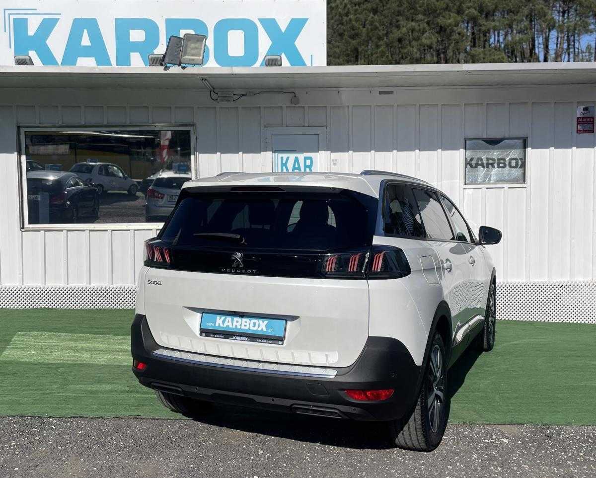 peugeot-5008-2022-diesel-1499cc