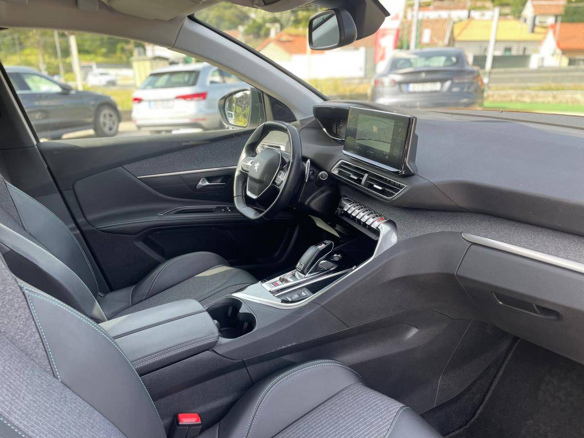 peugeot-5008-2022-diesel-1499cc