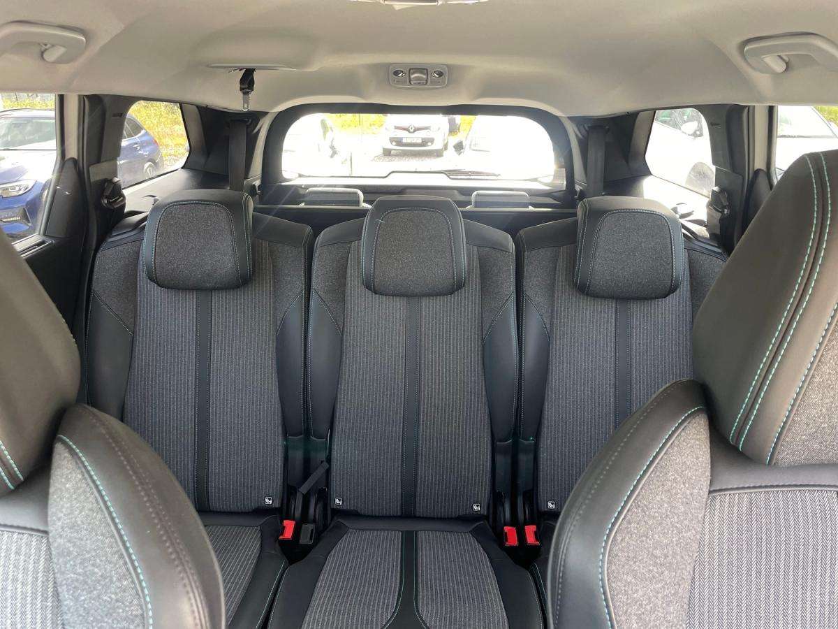 peugeot-5008-2022-diesel-1499cc