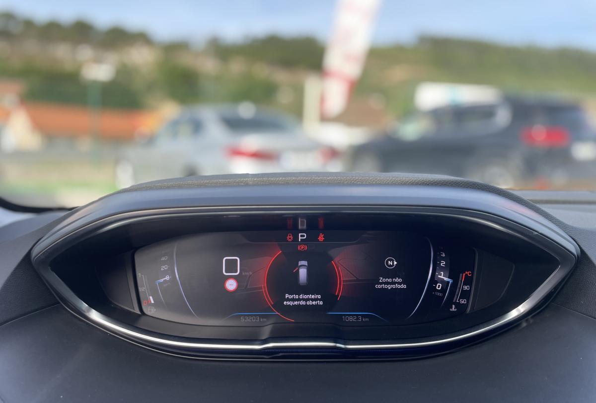 peugeot-5008-2022-diesel-1499cc