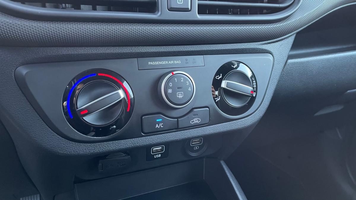 hyundai-i10-2023-gasolina-998cc