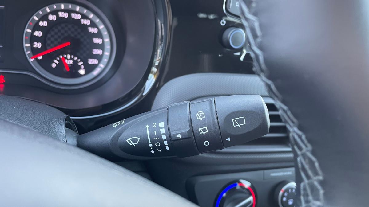 hyundai-i10-2023-gasolina-998cc