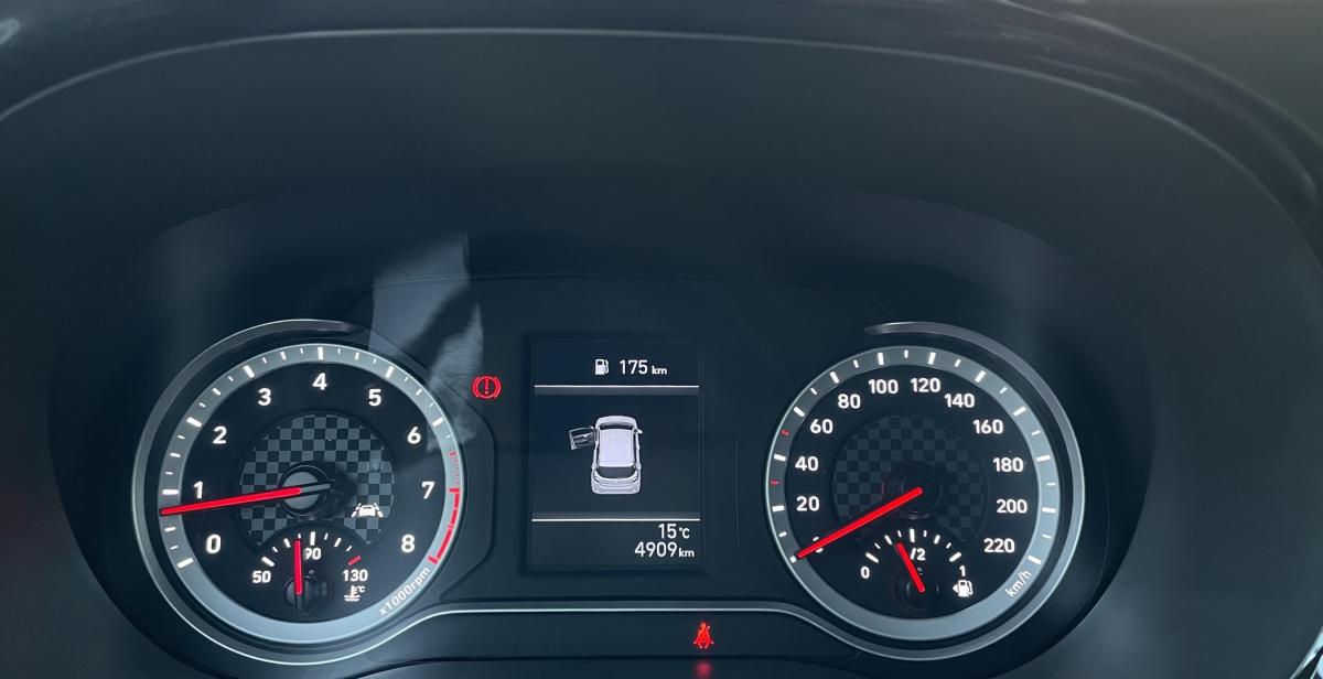 hyundai-i10-2023-gasolina-998cc
