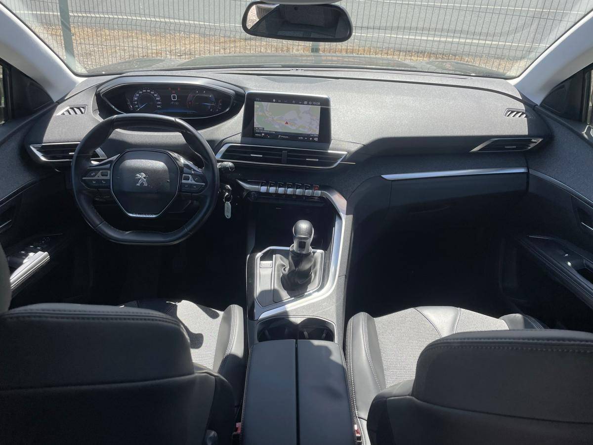 peugeot-5008-2018-diesel-1499cc