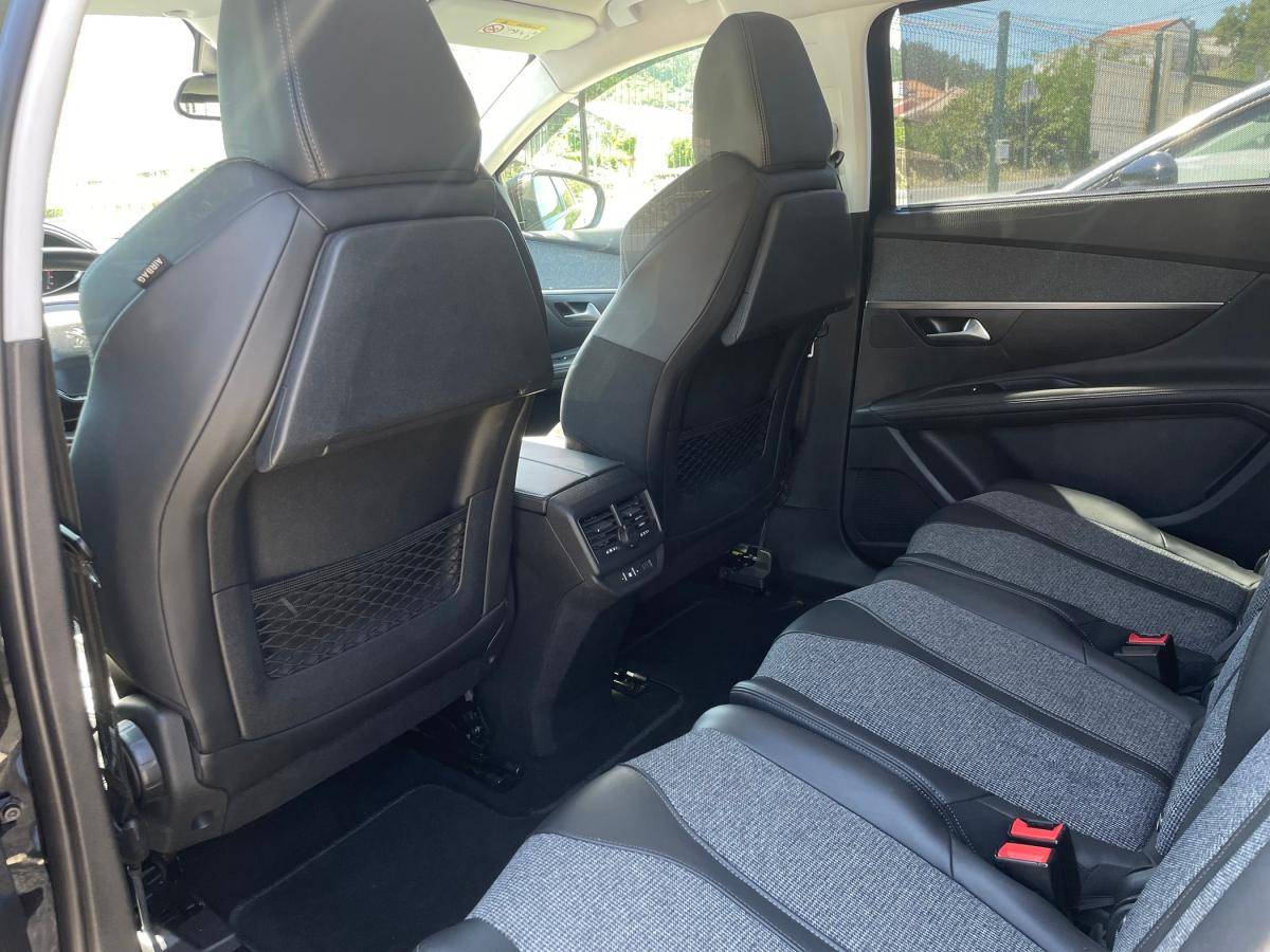 peugeot-5008-2018-diesel-1499cc