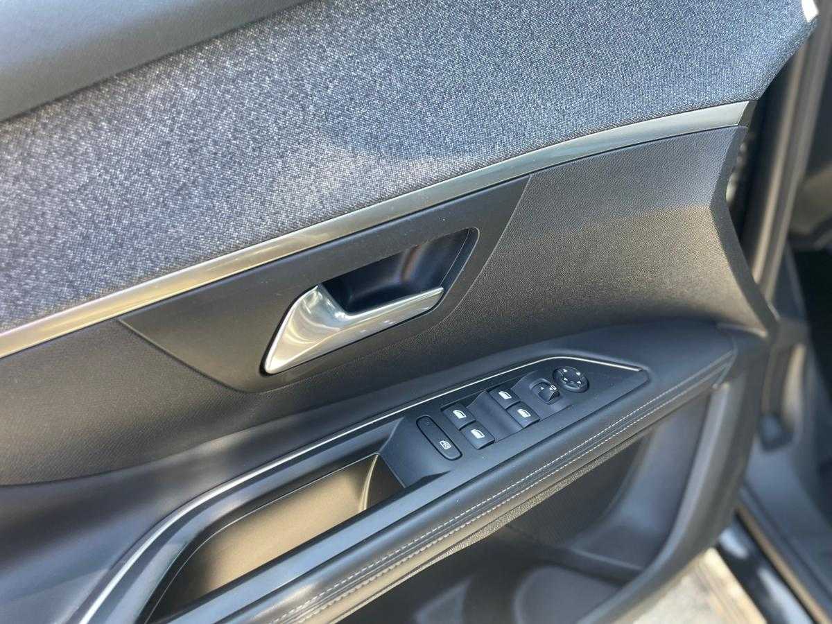 peugeot-5008-2018-diesel-1499cc