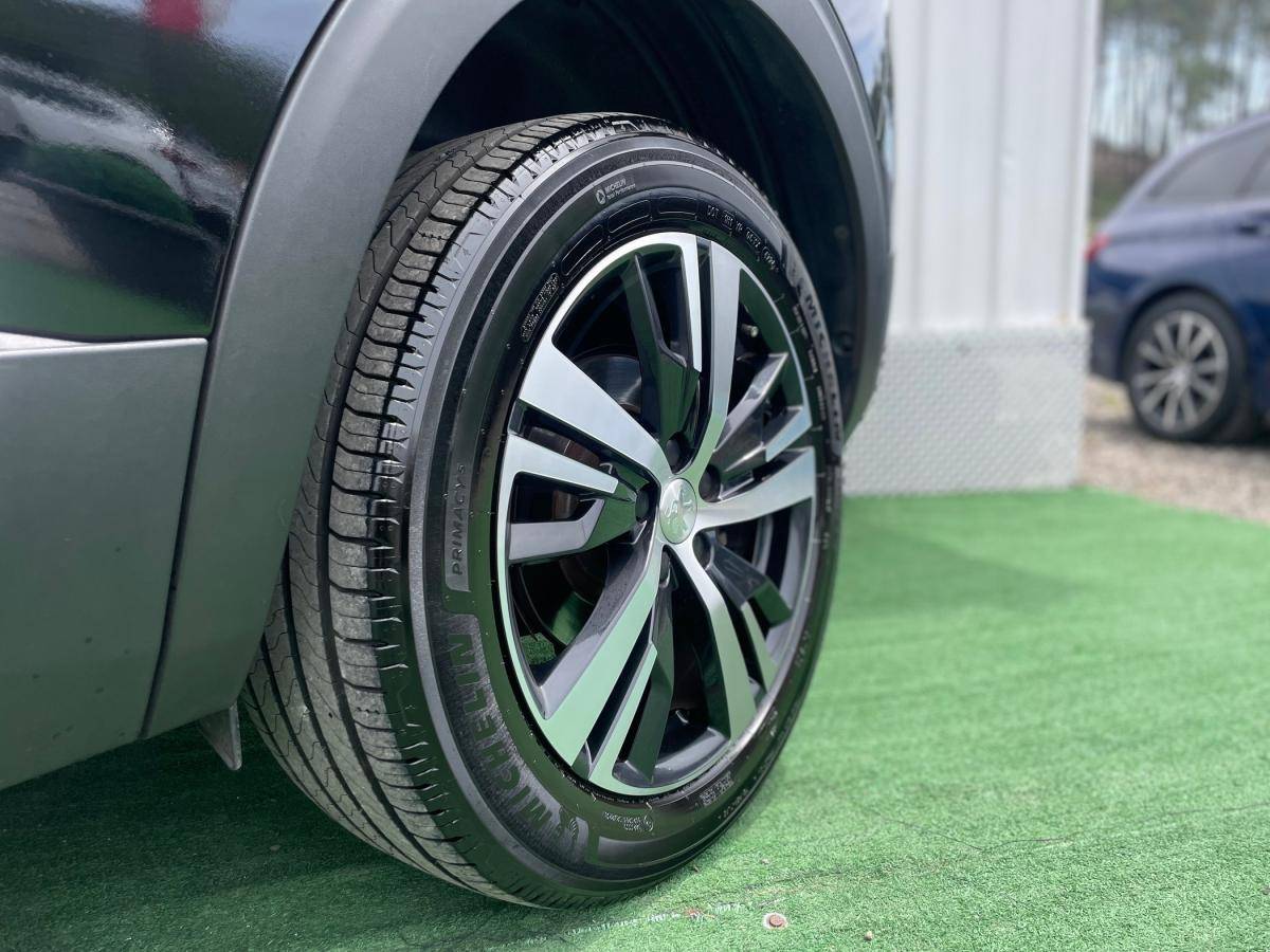 peugeot-5008-2018-diesel-1499cc