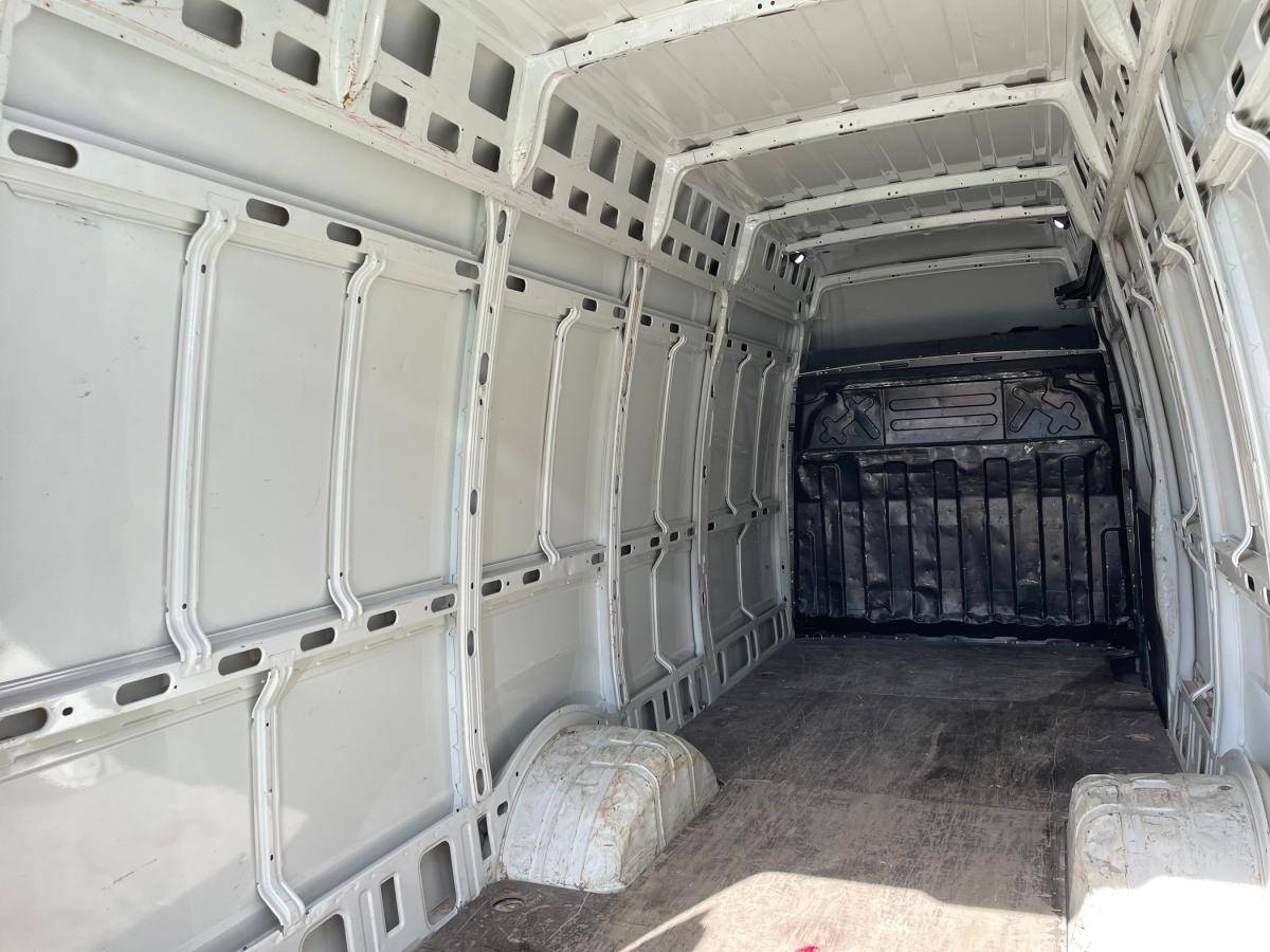 iveco-daily-2021-diesel-2998cc